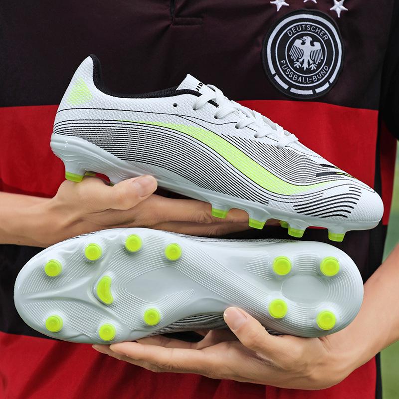 World Cup Low-Top Soccer Shoes for Men, Women & Youth – Studded Training & Competition Sports Footwear