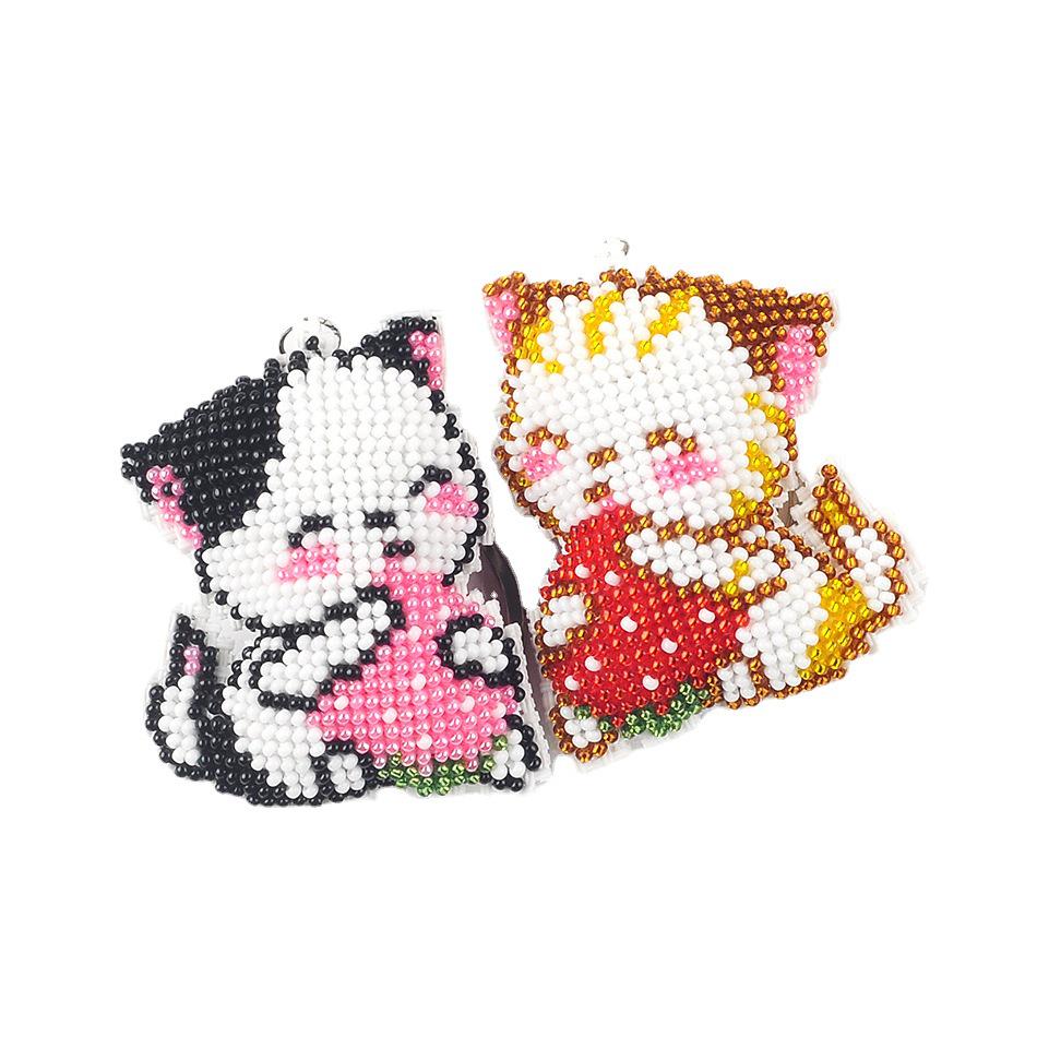 Couple Keychain Strawberry Cat Pendant with Beaded Cross-stitch for Car Key Decoration