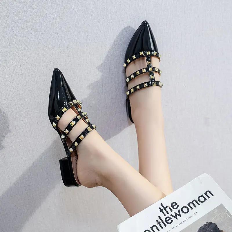 

Модная обувь с заклепками для женщин Мюли Женские тапочки для улицы Заостренный носок Шлепанцы Низкий каблук Сандалии Бежевый Vip Новый стиль Распродажа Шлепанцы Обувь W 40 чёрный