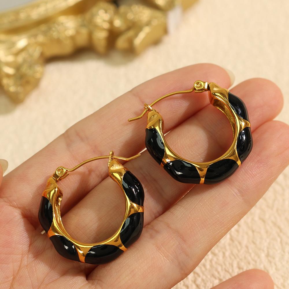 2025 Vintage ins Wind Epoxy Personality Design Titanium Steel Gold Plated Earrings Elegant and Advanced