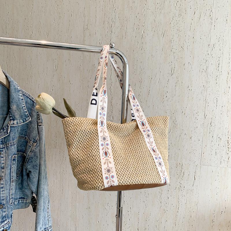 

Straw fashion Korean version handbag 2025 spring new versatile ins shoulder armpit bag casual bag tote bag хакі