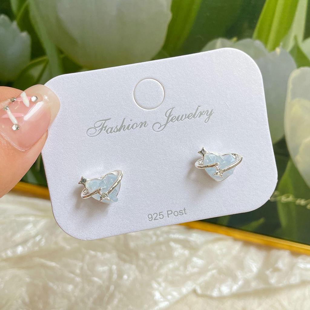 Exquisite Pearl Butterfly Earrings with Silver Needle – Gradient Light Luxury Design for Women