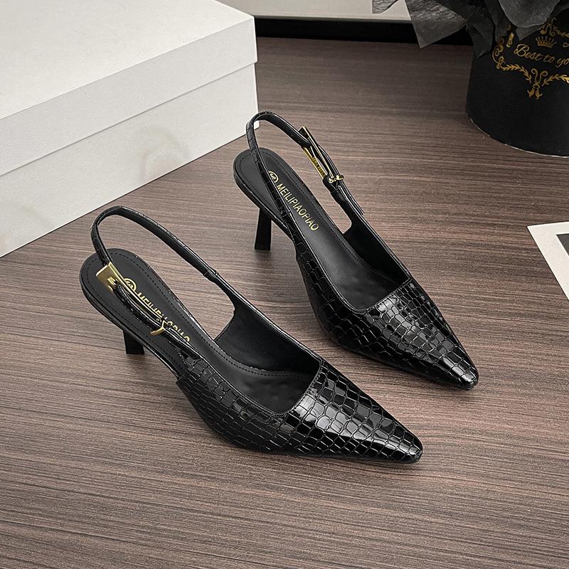 Lakovaná kožená taška hlava sandály dámské 2025 léto nové všestranné tenký podpatek špičaté jednoslovná přezka temperament vysoké podpatky