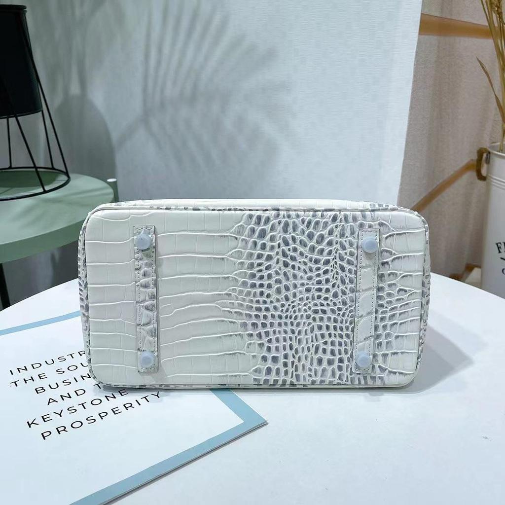 Retro Crocodile Crossbody Handbag with Diamond Buckle for Women