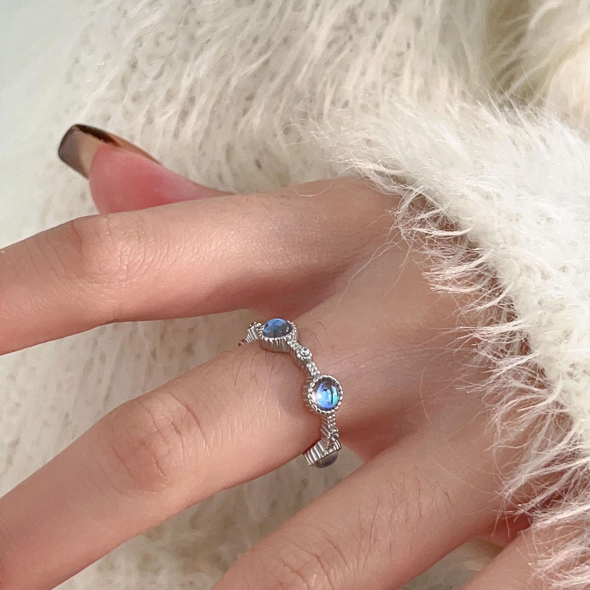 

Элегантное открытое кольцо из стерлингового серебра s925 с лунным камнем - Женская роскошь, нишевый дизайн Adjustable Open