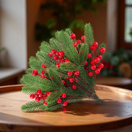 Vánoční borové větvičky s červenými bobulemi Umělé zelené stonky na strom Květinová aranžmá Domov Kancelář Sváteční středová dekorace