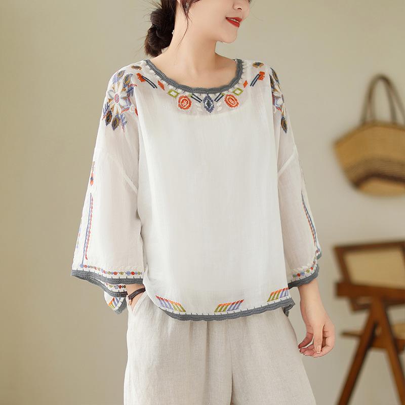 

Summer 2026 Women s Plus Size Ethnic Embroidery Floral Round Neck Five-Point Sleeve Top L
