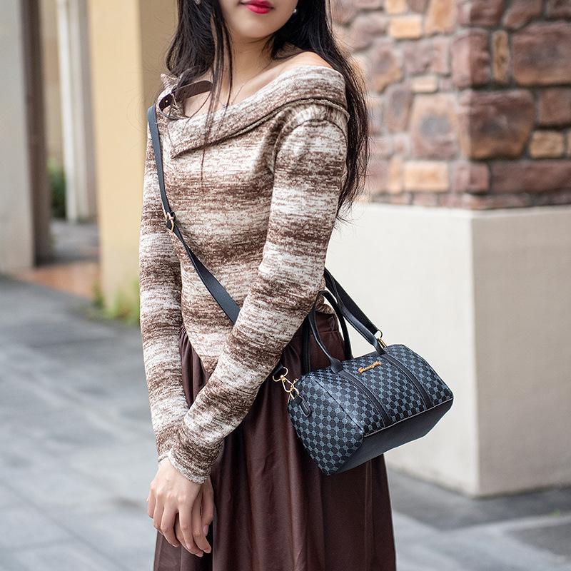 Маленькая сумка-подушка с принтом — фото 3