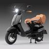 Vespa 946, Maßstab 1/12, Legierung, klassisches Freizeit-Motorradmodell, Druckguss, Metall, Straßen-Retro-Motorradmodell, Ton und Licht, Kinderspielzeug, Geschenk