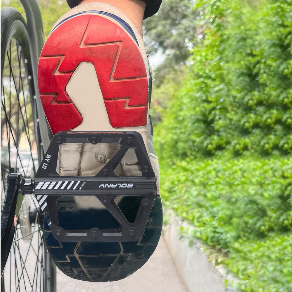 1PCS Mountain Bike Pedals DU Sealed Bearing Bike Platform Pedal with Reflector Waterproof Safety Pedals MTB Bike Accessories