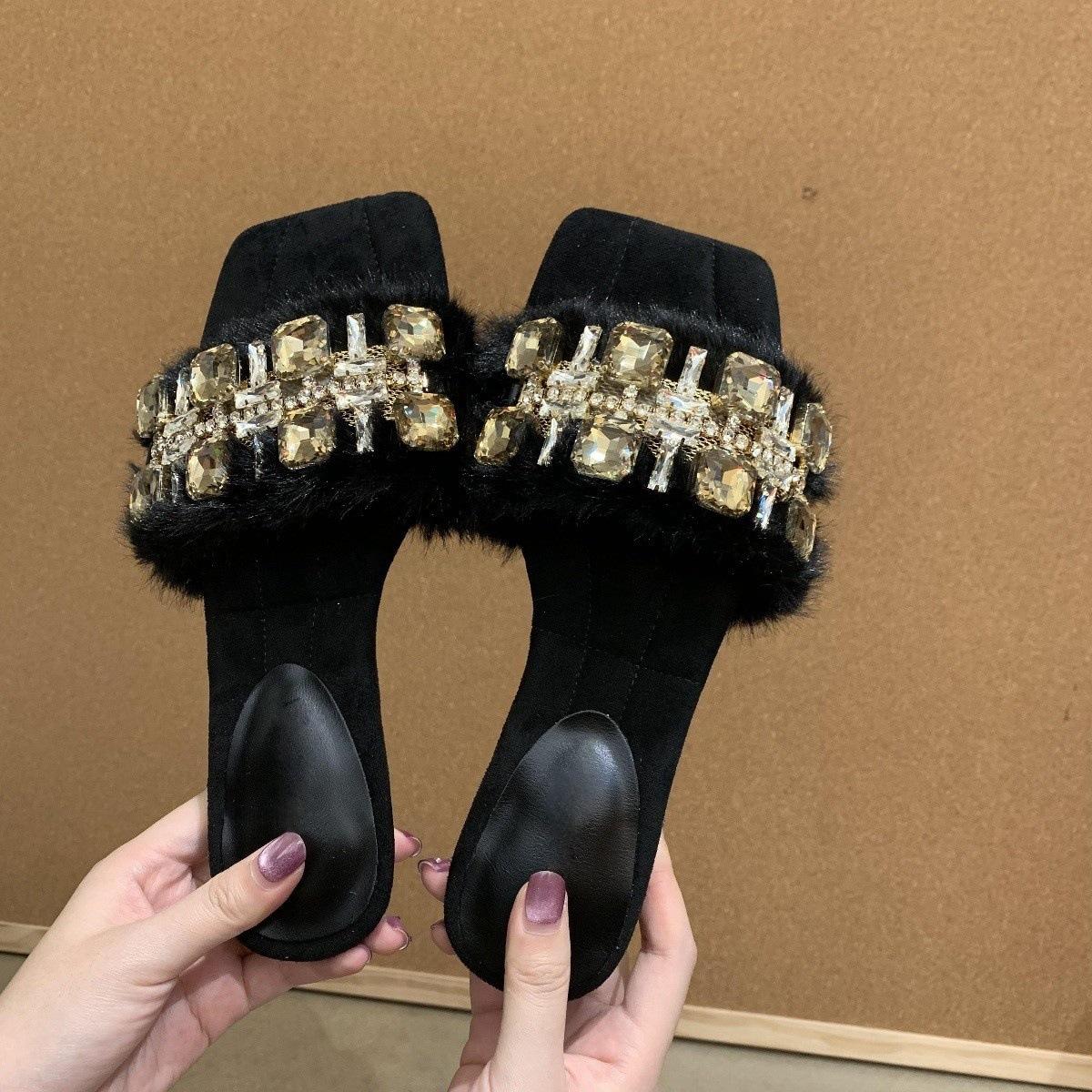 

Soft waxy and comfortable! Rhinestones with fluffy slippers women s 2025 new square head thick heel sandals 40 чёрный