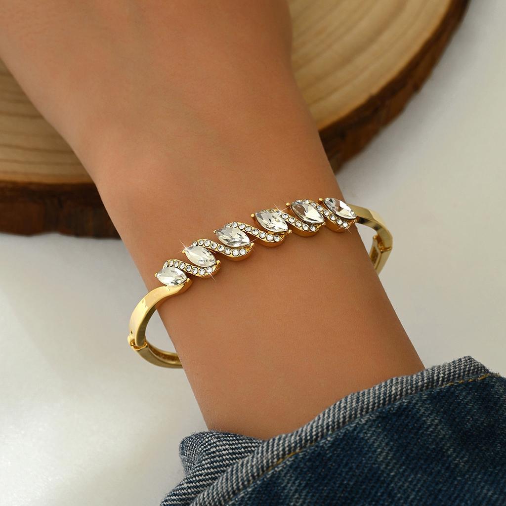 Glass Crystal Inlaid Twist Fashion Bracelet Light Luxury Niche Exquisite Temperament Jewelry Bracelet