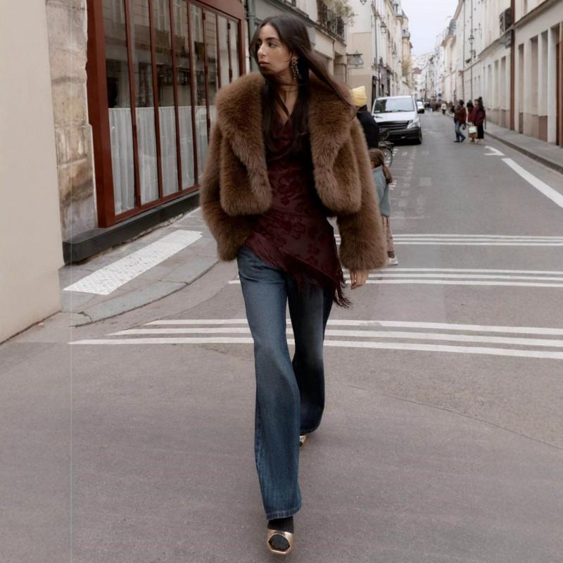 Cappotto Donna Corto in Finta Pelliccia di Volpe Collo a Sciarpa Vestibilità Larga Autunno Inverno Moda Capospalla
