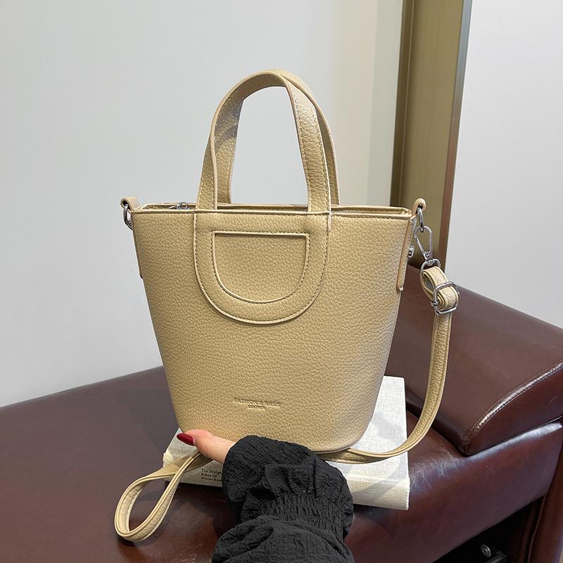 Large Capacity Senior Sense of Modeling Soft and Durable Fashion Exquisite Novel Light Luxury Commuting Slanting Cross Shoulder Handheld Bucket Bag