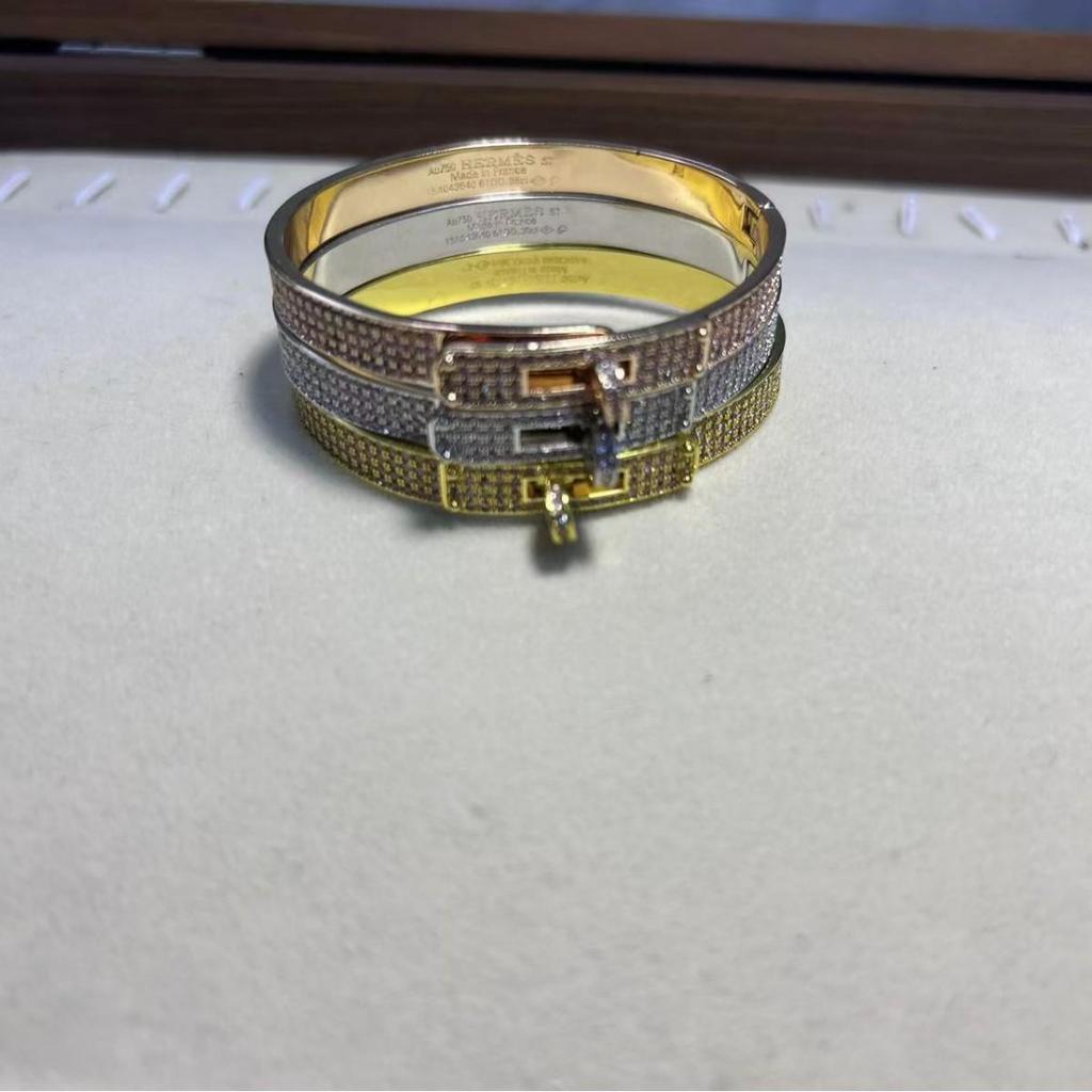 Rose Gold Pink Diamond Pig Nose Bracelet – Women's 18K CNC Full Diamond Twist Button, Couple Style.