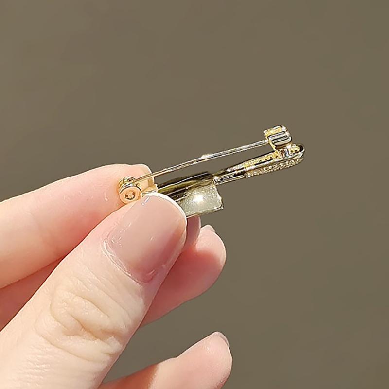 2Pcs Women Girls Elegant Gold Color Crystal Shovel Brooches Pins Classic Small Size Creative Badges Corsage Party Wedding Buckle