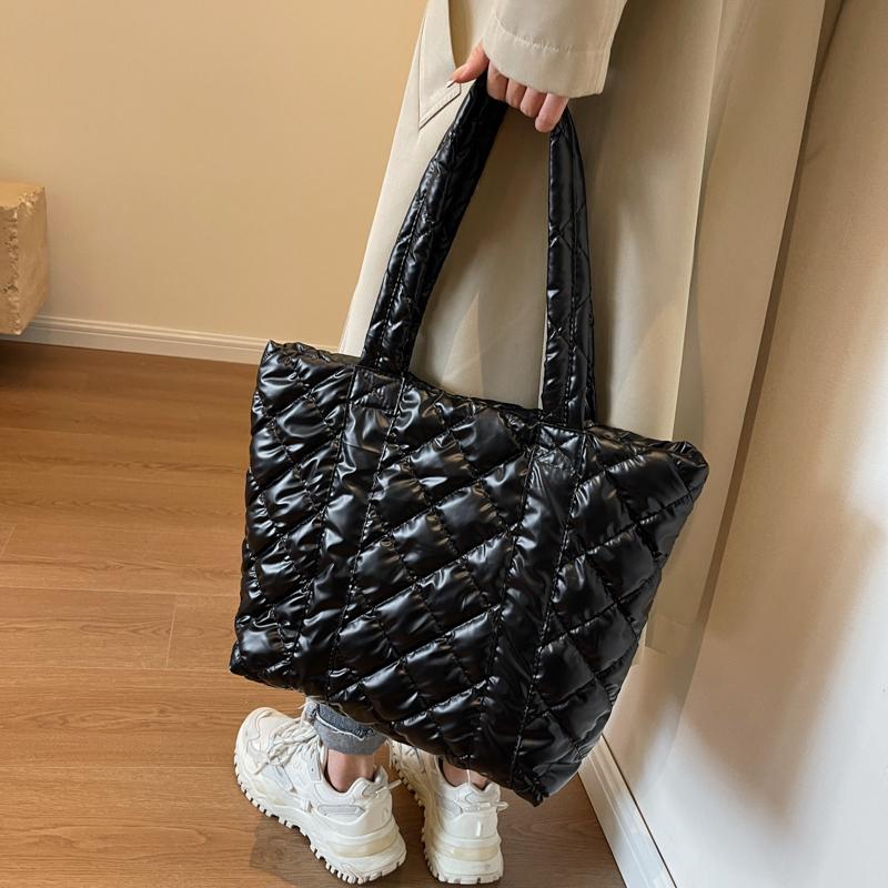 Weich gepolsterte Umhängetasche für Damen, Tragetasche aus weichem Nylongewebe mit Rautenmuster