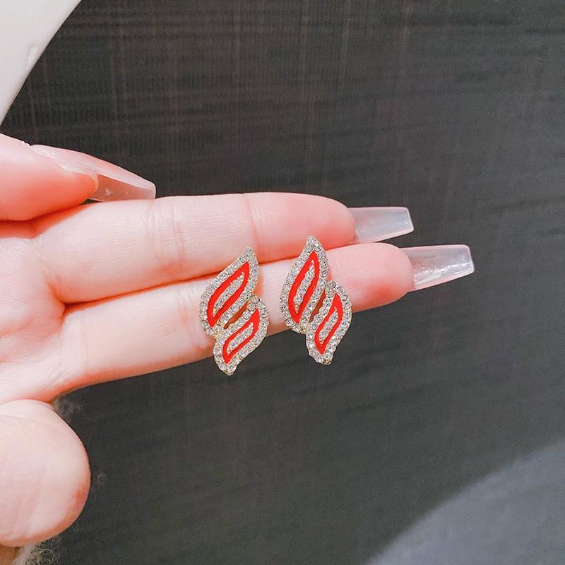 

Новые модные серьги-листочки с микро-бриллиантами, французский темперамент, серьги в стиле легкой роскоши, серьги женские красный
