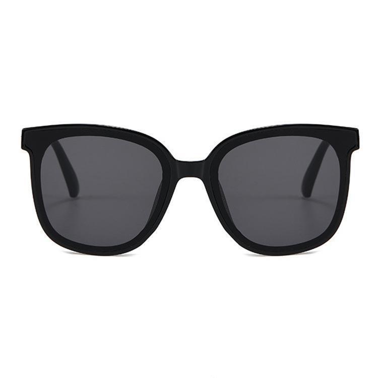 Large Frame Retro Fashion Sunglasses - Simple, Atmospheric Design for Influencers