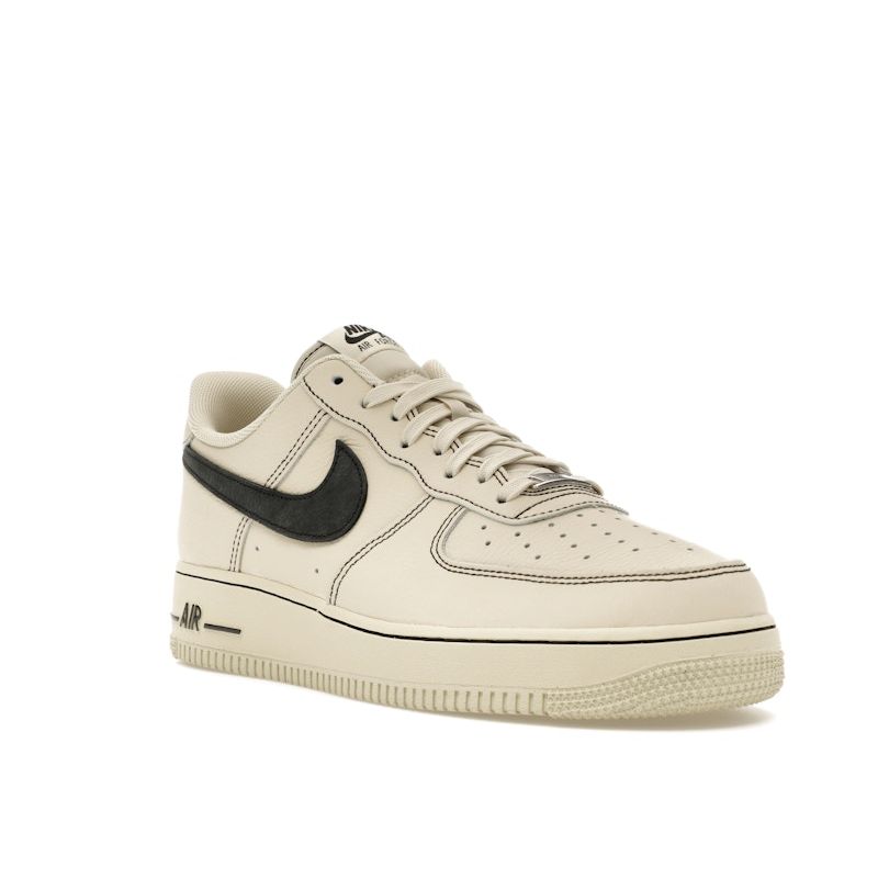 Nike Air Force 1 07 LV8 Hellkhaki Schwarz Herren Sneaker Creme HQ2037-200