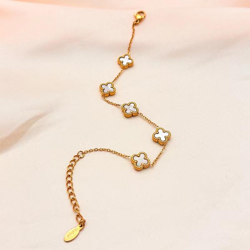 Lite Blomst Mini Armbånd Firkløver 9mm Ny Titanstål Fem-blomst Liten Utsøkt Enkelt High-end Damearmbånd