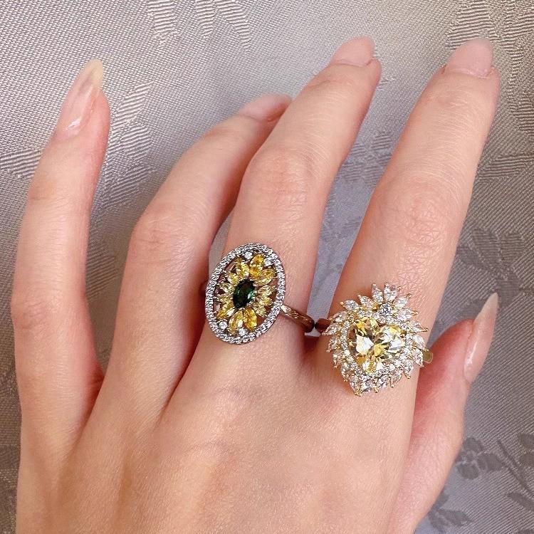 Schicker 2024 Gänseblümchen-Krone Offen Verstellbarer Ring Für Damen Funkelndes Edelstein-Design