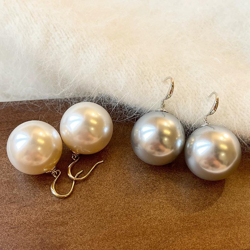 

Stylish 2024 Exaggerated Pearl Earrings for Women - High-End Autumn/Winter Stud Jewelry жемчужный/серый