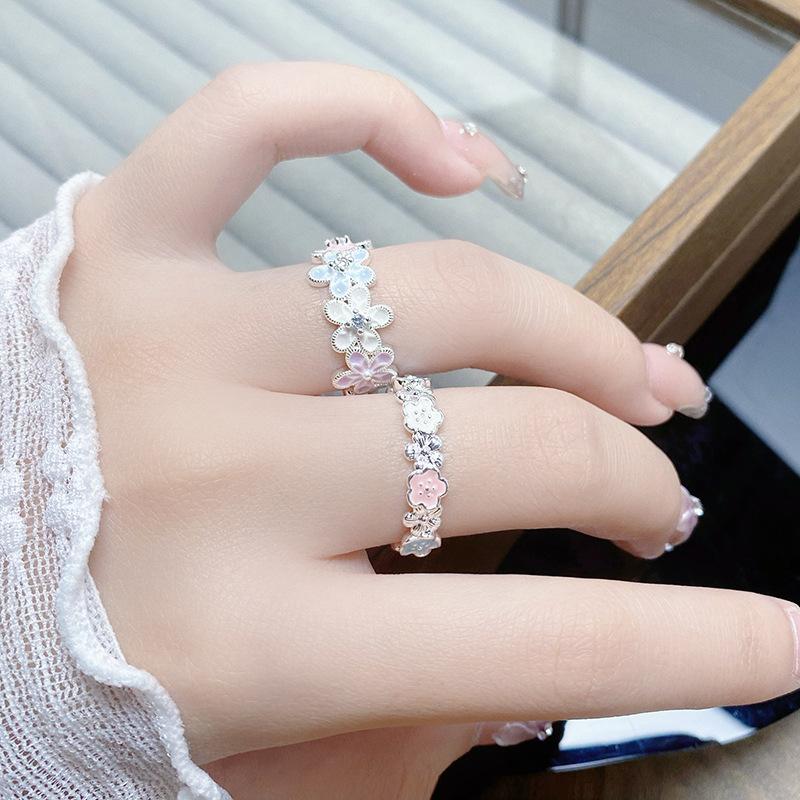 Cremefarbener Süßer Mädchenstil Emaille Tropföl Blume Offener Ring Exquisiter Nischen Hoher Sinn Ausländischer Schöner Ring