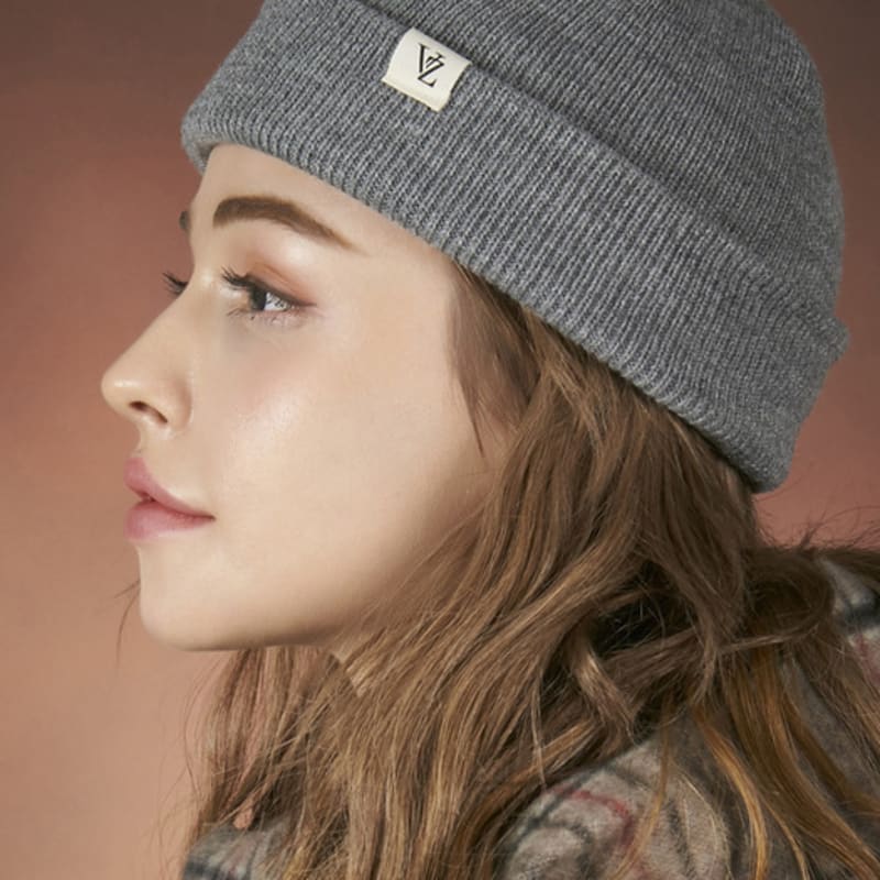 

Шапка бини VARZAR с монограммой, серая FREE