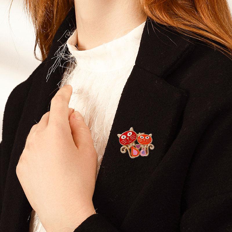 1PC Cat Brooch Cartoon Two Cats Cute Zinc Alloy Versatile Pin Buckle Clothing Accessories Diamond Inlaid