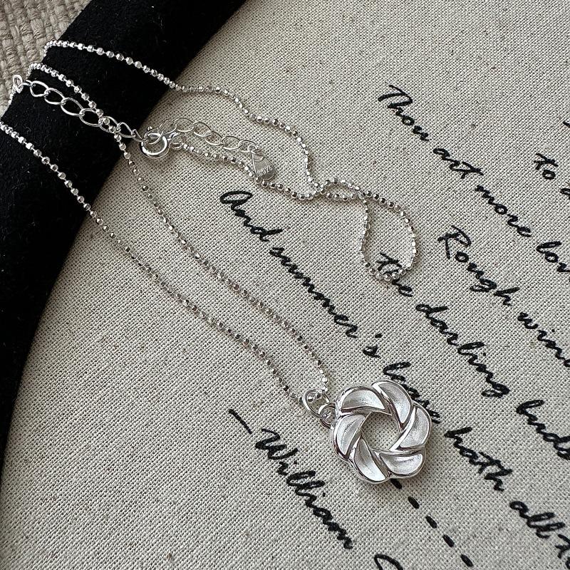S925 Sterling Silver Niche Design Croissant Simple Necklace Wind Blogger Collarbone Chain