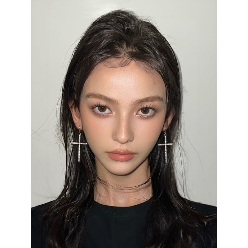 and American Style Rhinestone Cross Earrings for Women, Niche Exaggerated Temperament, High-End Feel Ear Clips, Sweet and Cool Spicy Girl Earrings