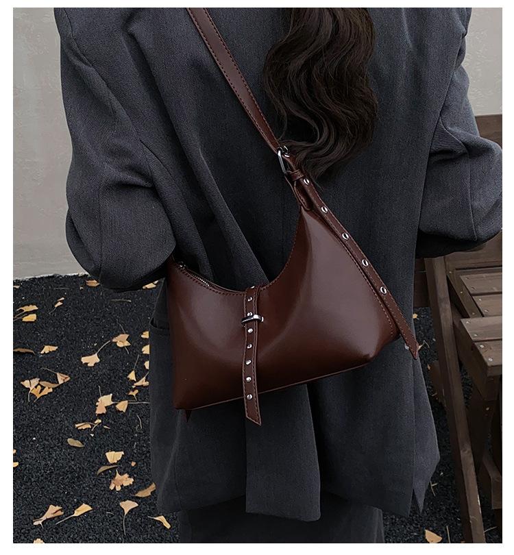 Retro bag women's large capacity 2025 new autumn and winter niche design single shoulder underarm bag commuter dumpling bag