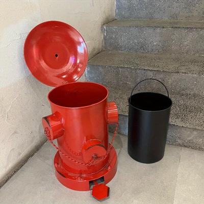 1 ks Retro Ošuntělý Železný Odpadkový Koš, Kovový Odpadkový Koš Odolný Proti Zápachu Ovládaný Nožním Pedálem, Vintage Industriální Červené Víko, Klasický Design Sochy