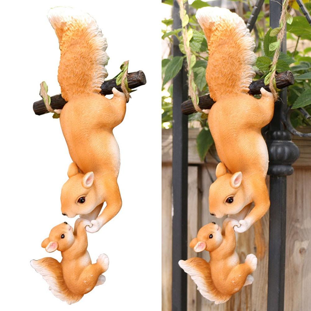 

Detailed Features Resin Garden Figurine Squirrel Garden Statue