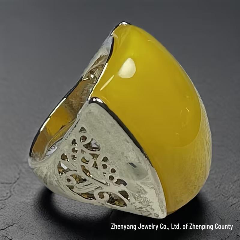 Retro Tang Grass Pattern Amber Beeswax Square Ring - Unisex Chinese Style
