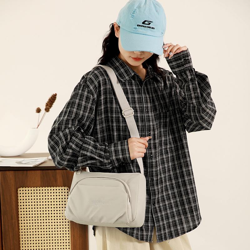 Small square bag, multi-layer women's messenger bag, casual mobile phone bag, nylon bag, women's bag, shoulder bag.