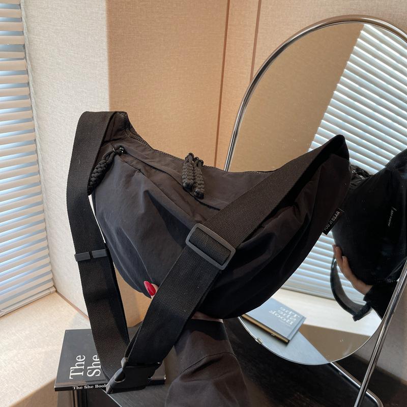 Casual bag women's new fashion shoulder bag large capacity student class commute crossbody dumpling bag