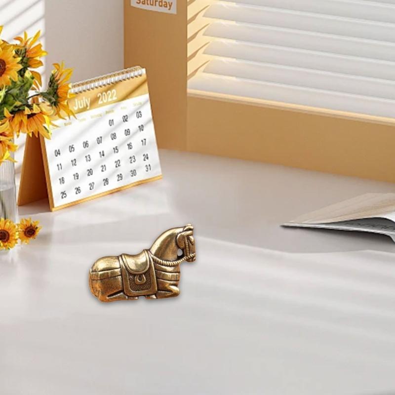 Metal Horse Statue Sculptures Decorative Animal Figurines Tabletop Ornament Symbols Wealth Career Home Decorations
