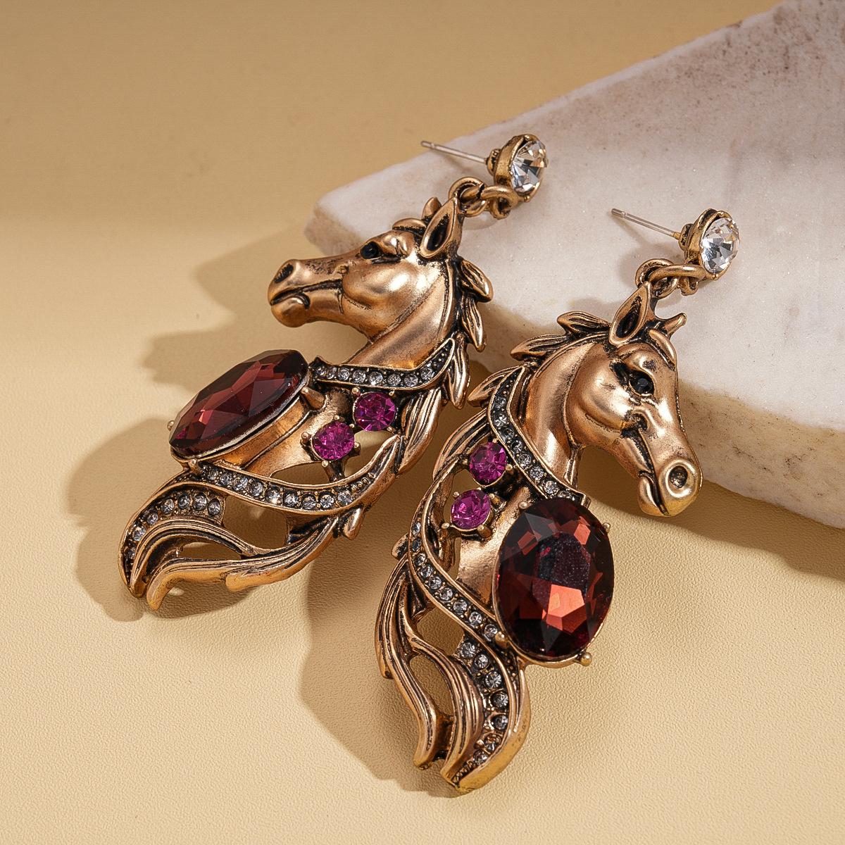 DIGADAGU Alloy Rhinestone Horse Head Animal Dangle Earrings New Luxury Trendy Earrings Women Perfect Party Zircon Accessories золотистый