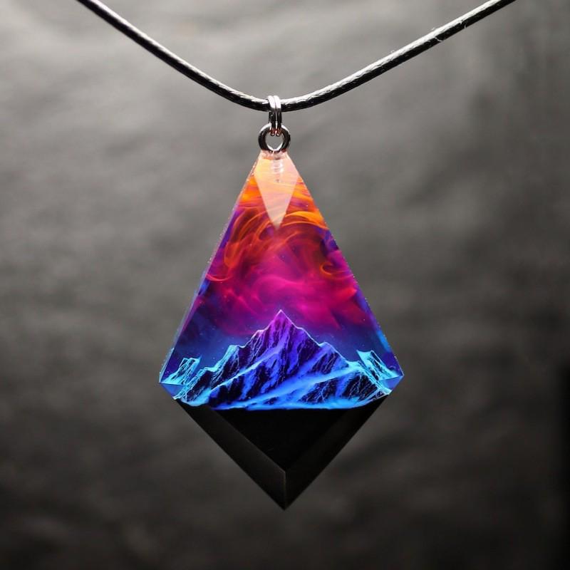 Aurora Glow-in-the-Dark Resin Pendant Necklace - Handmade Luminescent Jewelry for Couples and Birthdays.