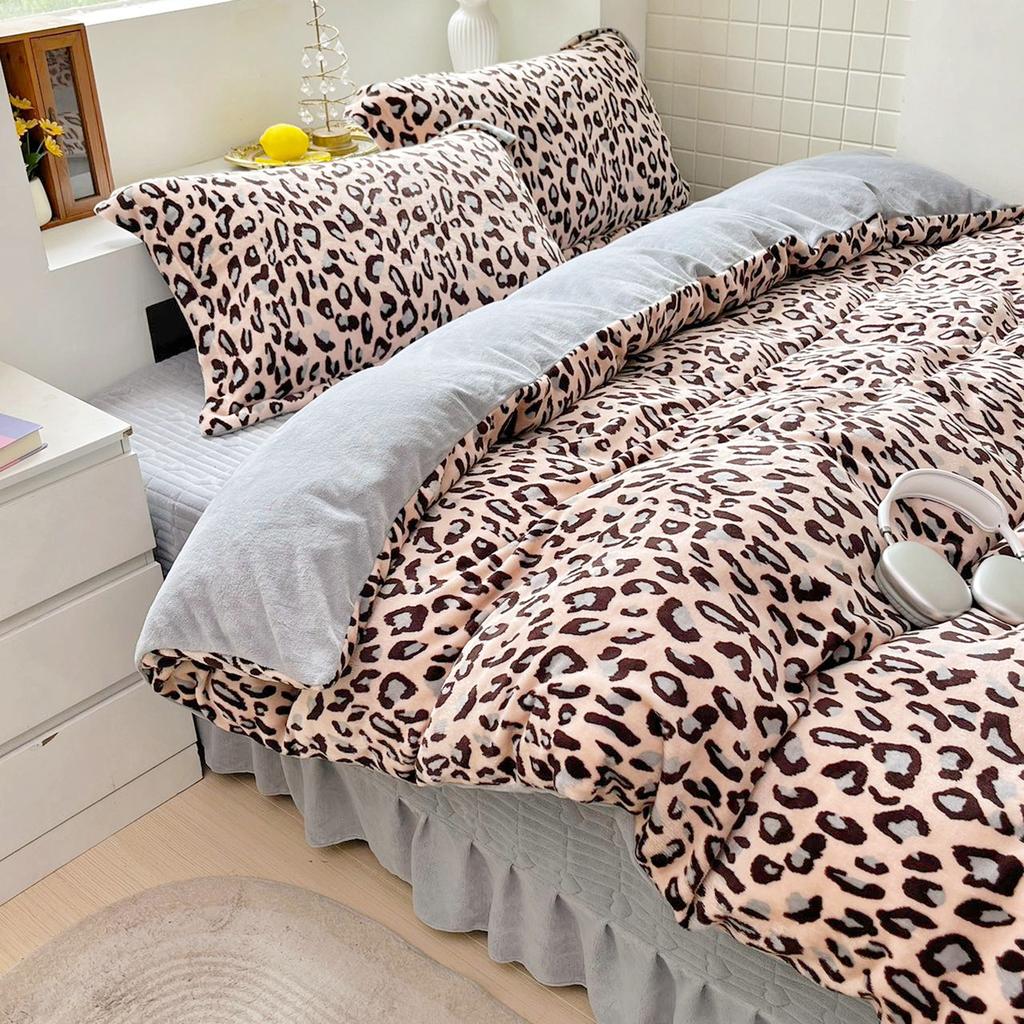 Thickened Milk Fleece Printed Bed Cover Four-Piece Large Bed Skirt Bed Cover 260 * 260Cm Single