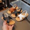 Sandales d'été pour filles, Sandales à brides croisées à la mode pour tout-petits, Chaussures de plage pour bébé à fermeture Velcro.