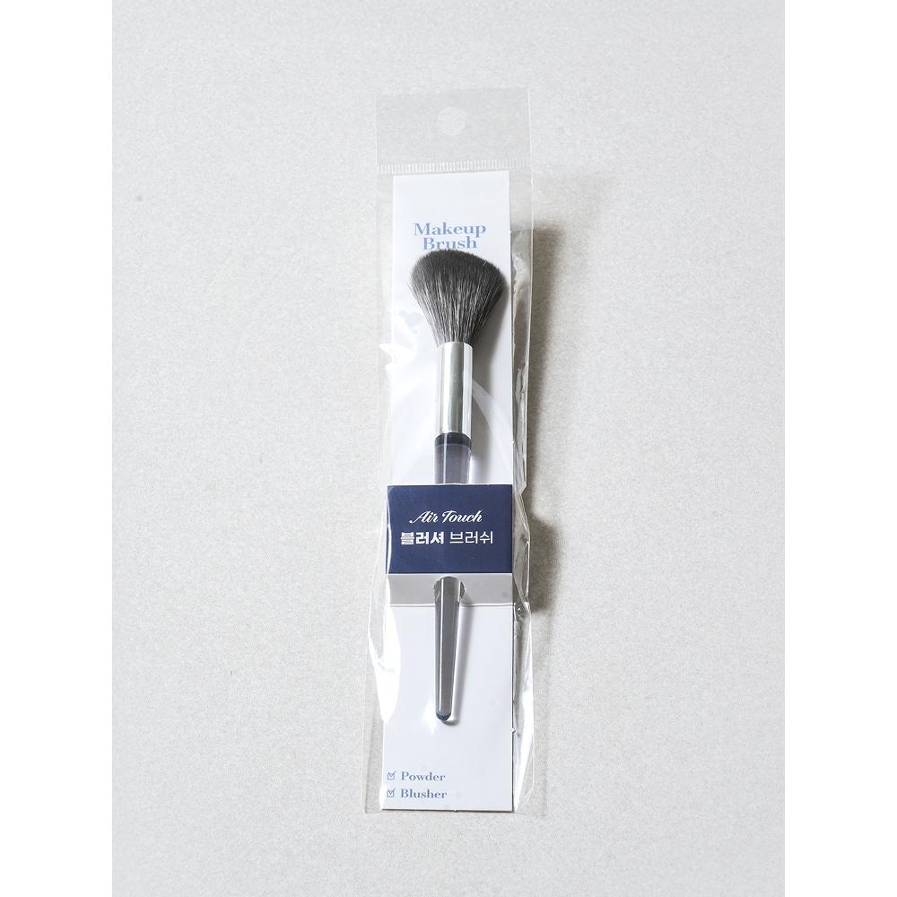 Pensulă de obraz Daiso cu mâner transparent