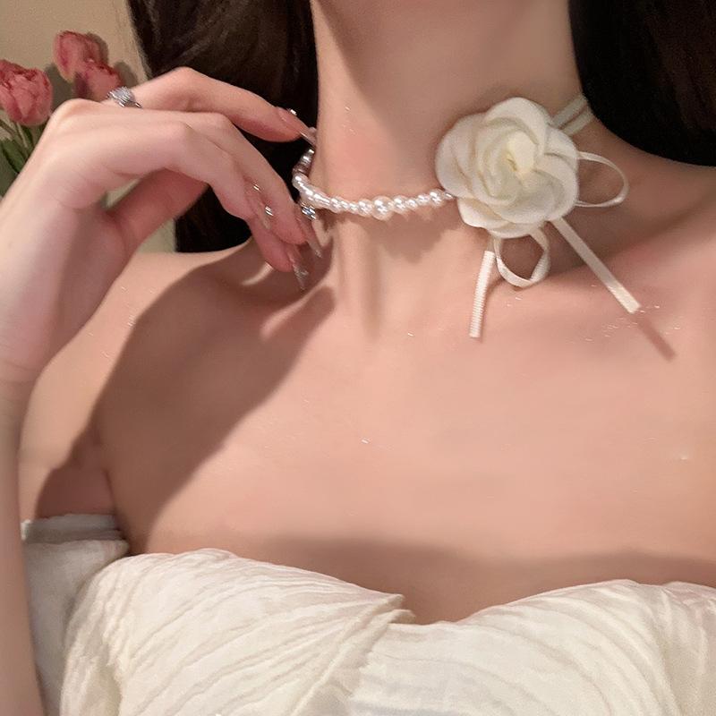 Kamelienblüten-Halskette - Damen-Kettenhalsband - Nahtlose Verbindung von Light Luxury und Nischen-Stil Blütenhalsketten - Hochwertiges Accessoire