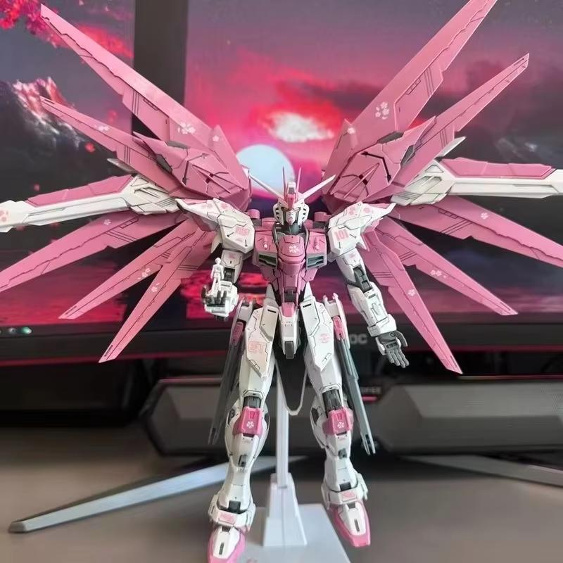 

New Spot Zgmf-X10a Hg 1/144 Freshman Freedom Blossom Color Mecha Assembly Model Action Figures Cherry Scheme Children Toy Gift With sticker