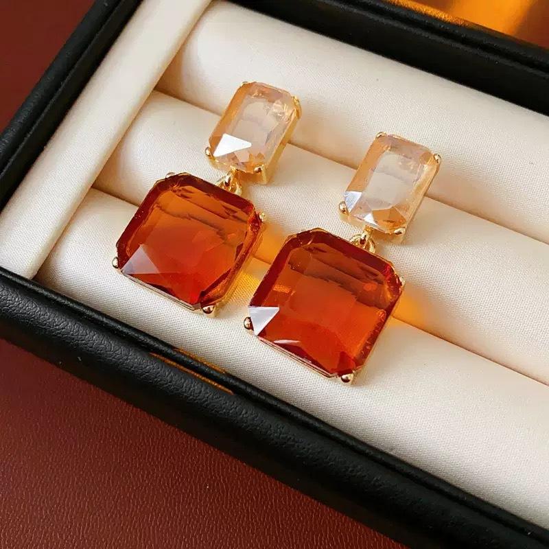 French Fashion Asymmetrical Square Ice Cube Texture Earrings, Earrings Contrasting Color Transparent Three-dimensional Studs, High-end Earrings