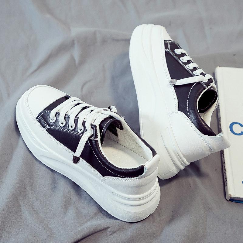 

модные женские кроссовки обувь осенний тренд повседневные кроссовки на плоской подошве женские новые модные удобные белые вулканизированные туфли женские туфли на платформе 40