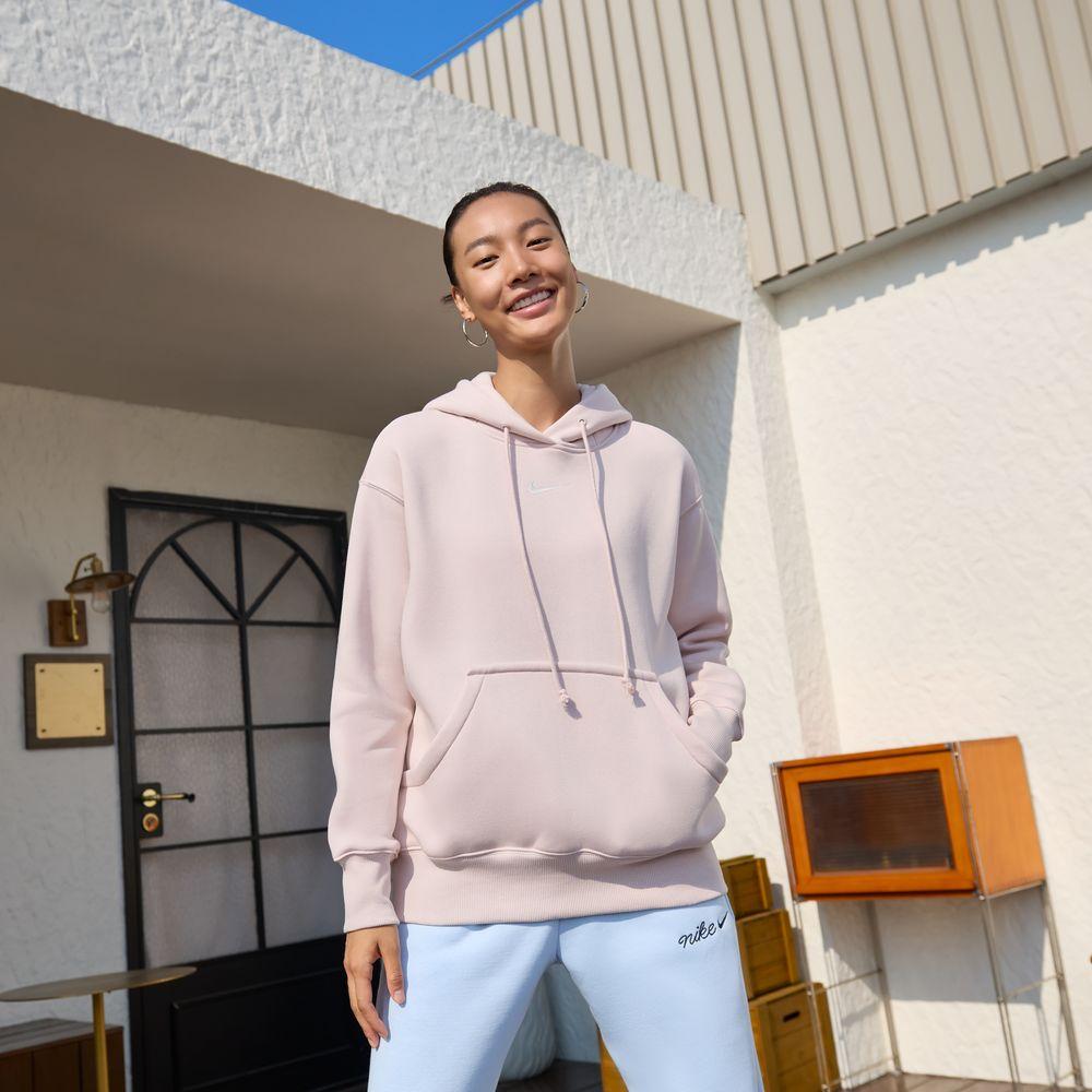 Nike Sweatshirts Women s Pink Hooded Moderate Regular M