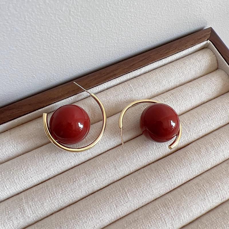 French Retro Earrings: Luxurious, Simple, High-End Design for Women